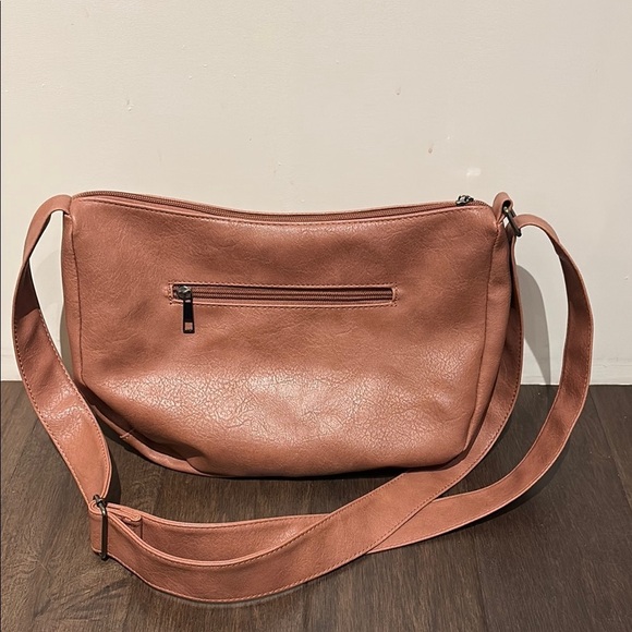 My Style Tan Leather Shoulder Bag with Silver Hardware - Picture 2 of 7